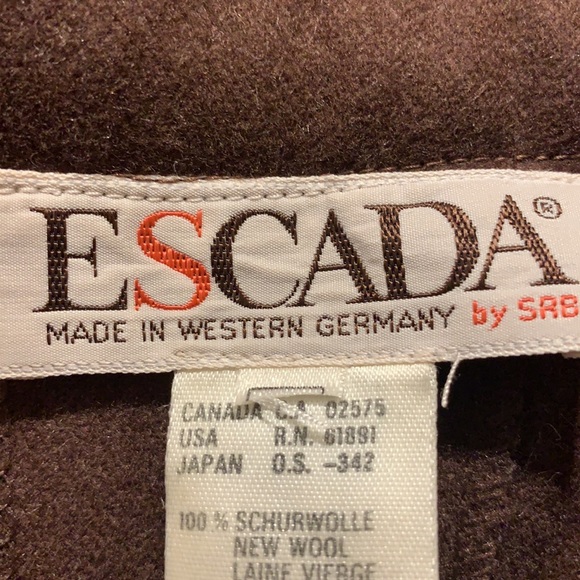 ESCADA - Picture 4 of 4